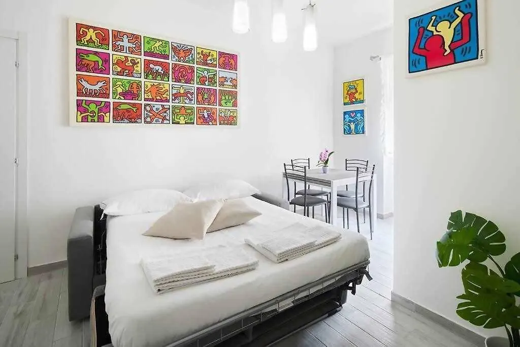 Sunny San Siro Stadio Apartment Милан